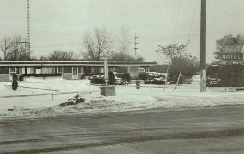 Skylark Motel